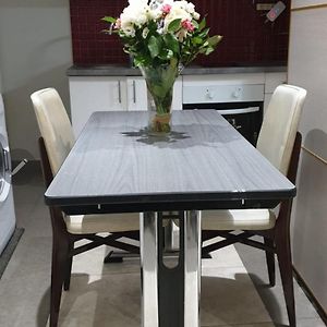 Jolie Appartement Avec 2 Chambres Partagees